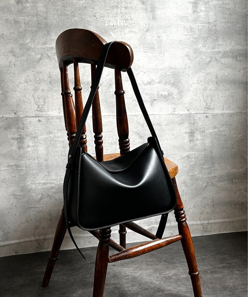 POUTOJOURU（ポートジュール）の「【ポートジュール】かぶせホーボーバッグ　ワンショルダー　軽量（ショルダーバッグ・レディース・ブラック/ブラウン/グレー・FREE）」の7枚目の写真