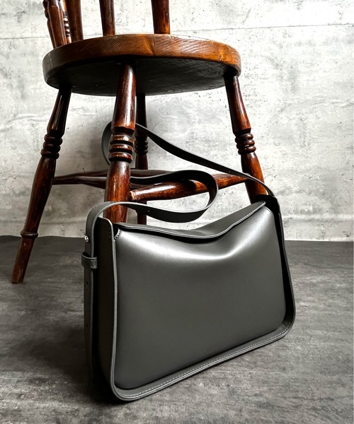 POUTOJOURU（ポートジュール）の「【ポートジュール】かぶせホーボーバッグ　ワンショルダー　軽量（ショルダーバッグ・レディース・ブラック/ブラウン/グレー・FREE）」の9枚目の写真