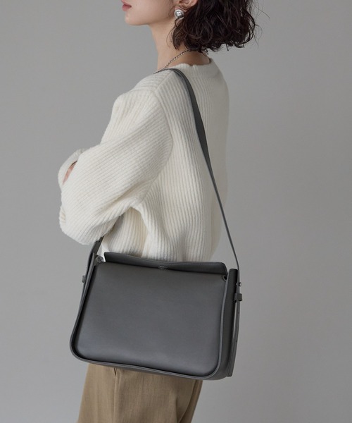 POUTOJOURU（ポートジュール）の「【ポートジュール】かぶせホーボーバッグ　ワンショルダー　軽量（ショルダーバッグ・レディース・ブラック/ブラウン/グレー・FREE）」の21枚目の写真