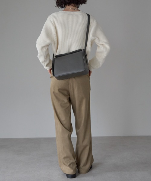 POUTOJOURU（ポートジュール）の「【ポートジュール】かぶせホーボーバッグ　ワンショルダー　軽量（ショルダーバッグ・レディース・ブラック/ブラウン/グレー・FREE）」の17枚目の写真