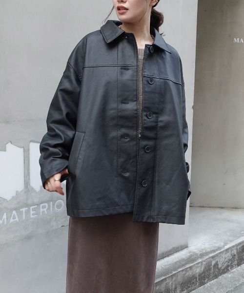CORNERS(コーナーズ)の「フェイクレザーステンカラーショートコート(ライダースジャケット・レディース・ブラック・M)」の5枚目の写真