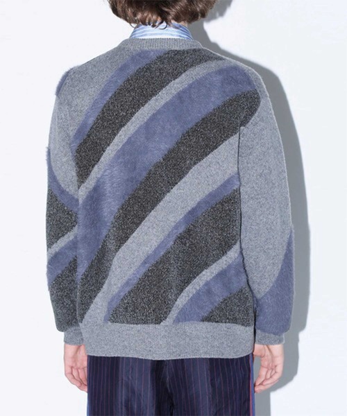 TOGA TOO(トーガトゥ)の「【TOGA TOO/トーガトゥー】Regimental knit cardigan/ニットカーディガン/総柄/ジャガード(カーディガン/ボレロ・レディース・ブラック/グレー・S)」の4枚目の写真