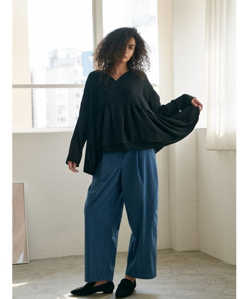 Brown&Street(ブラウンアンドストリート)の「落ち感キーネックペプラムトップス(シャツ/ブラウス・レディース・ブラック/オリーブ・FREE)」の17枚目の写真