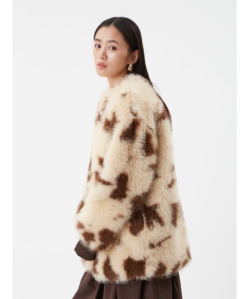 Mila Owen(ミラオーウェン)の「マルチマテリアルノーカラーファーコート(ノーカラーコート・レディース・ブラウン/ベージュ/マルチ・F)」の7枚目の写真