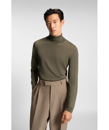 BOSS（ボス）の「レギュラーフィット ロールネックセーター メリノウール（ニット/セーター）」