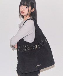 ILLIGO（イリゴ）の「Belted Suede Shoulder Bag Black（ショルダーバッグ）」