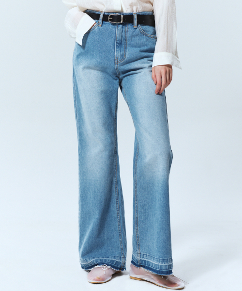 NICK&NICOLE(ニックアンドニコール)の「90S WIDE DENIM PANTS_LIGHT BLUE(デニムパンツ・レディース・その他・SMALL/MEDIUM/LARGE)」の1枚目の写真