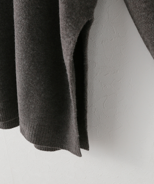 Spick & Span(スピックアンドスパン)の「2WAYロングスリットチュニックプルオーバー(ニット/セーター・レディース・ブラック/ブラウン系その他・FREE)」の21枚目の写真