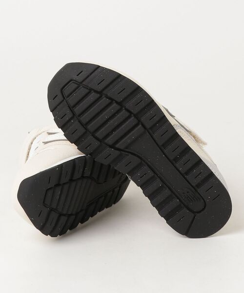 NEW BALANCE(ニューバランス)の「996 Bungee with Top Strap(スニーカー・キッズ・ブルー/レッド/ベージュ・17.5cm/19.0cm/19.5cm/20.0cm/22.0cm/22.5cm/23.0cm/23.5cm/24.0cm/24.5cm/25.0cm/18.0cm/18.5cm/20.5cm/21.0cm/21.5cm/17.0cm)」の8枚目の写真