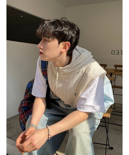 RSSC(アールエスエスシー)の「KNIT & DENIM HOOD ZIPUP VEST - IVORY/LIGHT DENIM(ベスト・レディース・その他・2/1)」の2枚目の写真