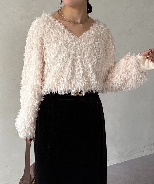 Thevon（ゼボン）の「フェザーVネックプルオーバー（ニット/セーター・レディース・アイボリー/ブラック/グレー・FREE）」の4枚目の写真