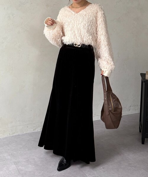 Thevon（ゼボン）の「フェザーVネックプルオーバー（ニット/セーター・レディース・アイボリー/ブラック/グレー・FREE）」の9枚目の写真