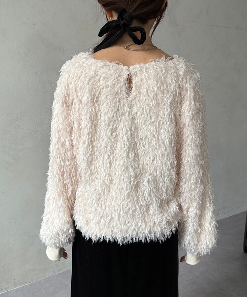 Thevon（ゼボン）の「フェザーVネックプルオーバー（ニット/セーター・レディース・アイボリー/ブラック/グレー・FREE）」の13枚目の写真