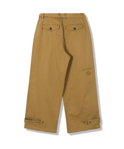 GUBIN（グビン）の「カーブドピンタックベルト付きチノパンツ（その他パンツ・レディース・その他・LARGE/MEDIUM）」の2枚目の写真