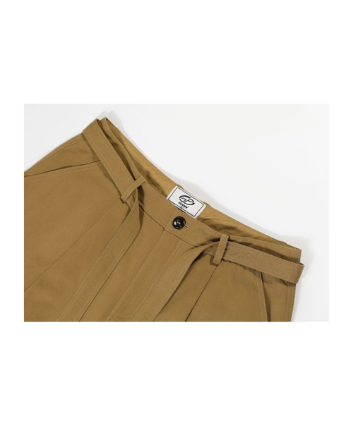 GUBIN（グビン）の「カーブドピンタックベルト付きチノパンツ（その他パンツ・レディース・その他・LARGE/MEDIUM）」の3枚目の写真