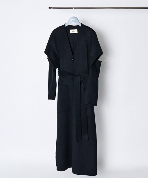 RUMCHE(ラムシェ)の「Cutout Shoulder River Coat / カットアウトショルダーリバーコート(その他アウター・レディース・ブラック/ベージュ・FREE)」の22枚目の写真