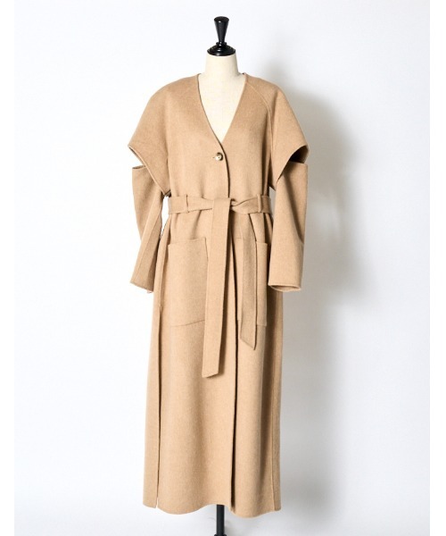 RUMCHE(ラムシェ)の「Cutout Shoulder River Coat / カットアウトショルダーリバーコート(その他アウター・レディース・ブラック/ベージュ・FREE)」の21枚目の写真