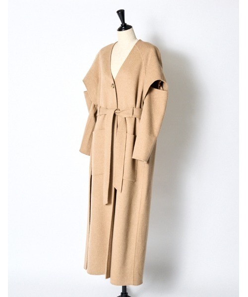 RUMCHE(ラムシェ)の「Cutout Shoulder River Coat / カットアウトショルダーリバーコート(その他アウター・レディース・ブラック/ベージュ・FREE)」の20枚目の写真