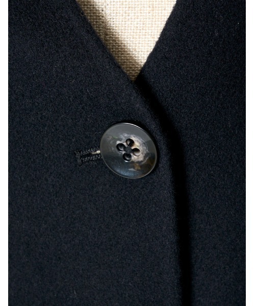 RUMCHE(ラムシェ)の「Cutout Shoulder River Coat / カットアウトショルダーリバーコート(その他アウター・レディース・ブラック/ベージュ・FREE)」の5枚目の写真