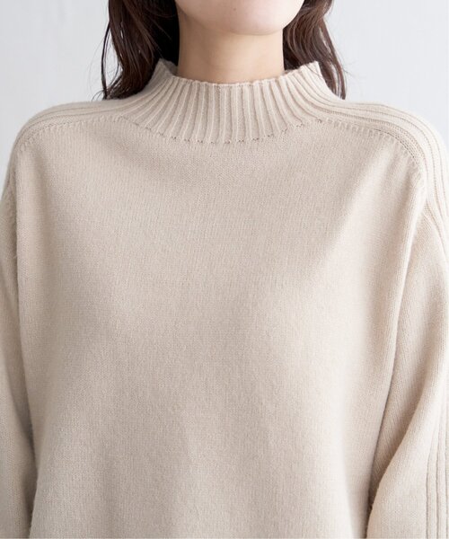 ikka（イッカ）の「【雑誌InRed1月号掲載】サイドスリットニットプルオーバー【親子コーデ】（ニット/セーター・レディース・チャコール/イエロー/ライトパープル/ベージュ/グリーン・M/L/S）」の14枚目の写真