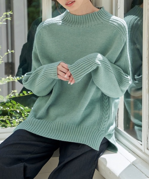 ikka(イッカ)の「【雑誌InRed1月号掲載】サイドスリットニットプルオーバー【親子コーデ】(ニット/セーター・レディース・チャコール/イエロー/ライトパープル/ベージュ/グリーン・M/L/S)」の3枚目の写真