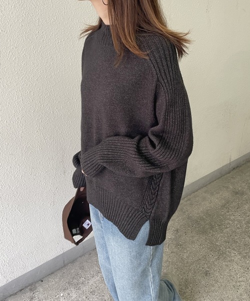 ikka(イッカ)の「【雑誌InRed1月号掲載】サイドスリットニットプルオーバー【親子コーデ】(ニット/セーター・レディース・チャコール/イエロー/ライトパープル/ベージュ/グリーン・M/L/S)」の1枚目の写真