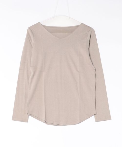 MARAI(マーライ)の「Vネックフライスカットソー 長袖(Tシャツ/カットソー・レディース・ネイビー/グレイッシュベージュ/ピンク/杢グレー/カーキ/チャコールグレー/ホワイト/ブラック/ライトグレー・4L/3L/LL/L/M)」の6枚目の写真