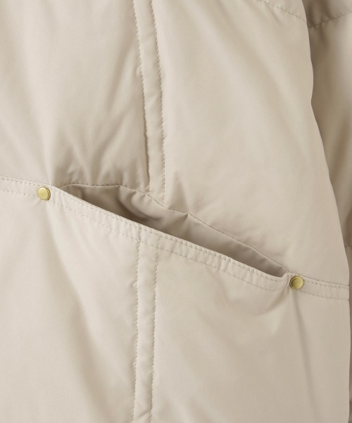 ketty(ケティ)の「ストレッチフードピュアダウンミドルコート(ダウンジャケット/コート・レディース・ブラック/ライトグレー/カーキ・M)」の7枚目の写真