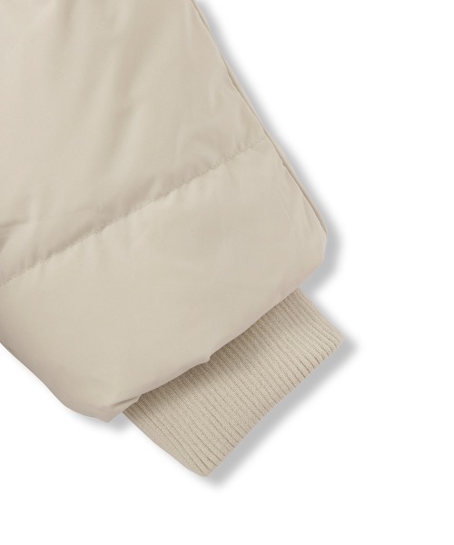 ketty(ケティ)の「ストレッチフードピュアダウンミドルコート(ダウンジャケット/コート・レディース・ブラック/ライトグレー/カーキ・M)」の9枚目の写真