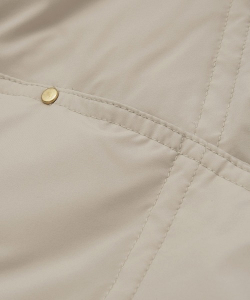 ketty(ケティ)の「ストレッチフードピュアダウンミドルコート(ダウンジャケット/コート・レディース・ブラック/ライトグレー/カーキ・M)」の11枚目の写真