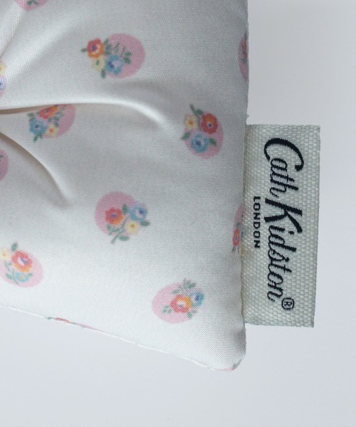 Cath Kidston(キャスキッドソン)の「パフィーリボンフォングリップ Floral Spot(スマホグッズ・レディース・ベビーピンク・FREE)」の6枚目の写真