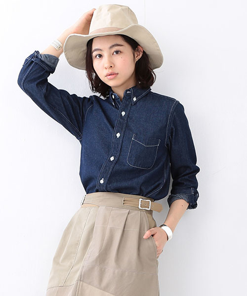BEAMS BOY（ビームスボーイ）の「BEAMS BOY / デニム ボタンダウンシャツ（シャツ/ブラウス・レディース・ブルー/インディゴブルー・ONE SIZE）」の2枚目の写真