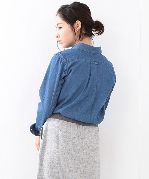 BEAMS BOY（ビームスボーイ）の「BEAMS BOY / デニム ボタンダウンシャツ（シャツ/ブラウス・レディース・ブルー/インディゴブルー・ONE SIZE）」の19枚目の写真