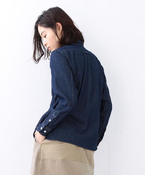BEAMS BOY（ビームスボーイ）の「BEAMS BOY / デニム ボタンダウンシャツ（シャツ/ブラウス・レディース・ブルー/インディゴブルー・ONE SIZE）」の15枚目の写真