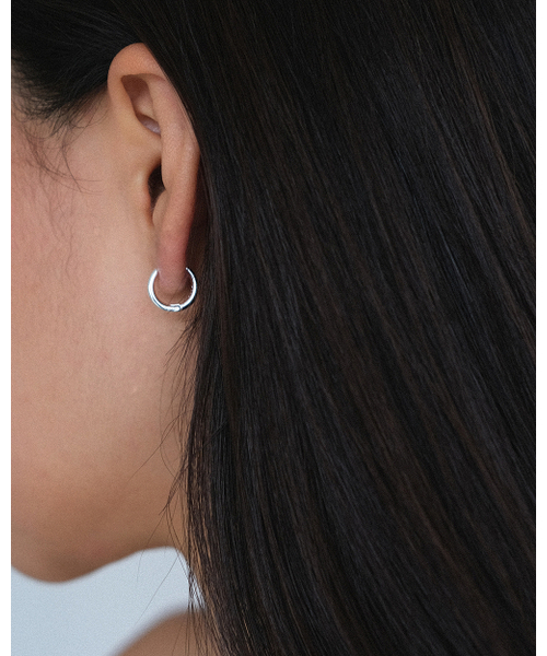 ANOTHERLAYER（アナザーレイヤー）の「Everyday Mini Earring - Silver (silver925)（ピアス（両耳用）・レディース・その他・FREE）」の3枚目の写真