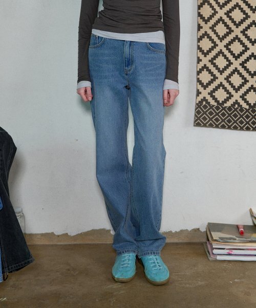 AOPT(アオプト)の「STRAIGHT FIT JEANS - BLUE(デニムパンツ・レディース・その他・SMALL/MEDIUM)」の1枚目の写真