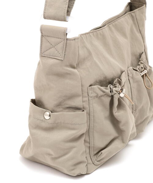 FREE'S MART(フリーズマート)の「◆ドロストタックバッグ(ショルダーバッグ・レディース・ブラック/カーキ/ベージュ・フリ-)」の9枚目の写真