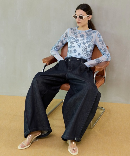 MAISON SPECIAL(メゾンスペシャル)の「【PRE-ORDER】Side-Tuck Cocoon Denim Pants/サイドタックコクーンデニムパンツ(デニムパンツ・レディース・ネイビー/ブルー/ブラック・38/36/34)」の3枚目の写真