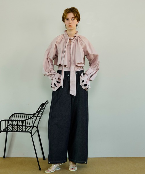 MAISON SPECIAL(メゾンスペシャル)の「【PRE-ORDER】Side-Tuck Cocoon Denim Pants/サイドタックコクーンデニムパンツ(デニムパンツ・レディース・ネイビー/ブルー/ブラック・38/36/34)」の8枚目の写真
