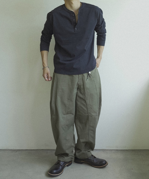SIIIIDO（シド）の「カスティージョ フォールド＆ライン TP イージーパンツ #1（その他パンツ・メンズ・その他・1/2/0/4/3）」の4枚目の写真