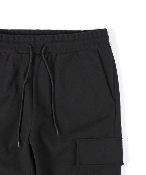 The DUFFER of ST.GEORGE（ザダファーオブセントジョージ）の「WOOL LIKE PONTE SLIM CARGO PANTS：ポンチ素材 ウールライク スリム カーゴパンツ（カーゴパンツ・メンズ・チャコールグレー/ブラック・SMALL/MEDIUM/LARGE/X-LARGE）」の11枚目の写真