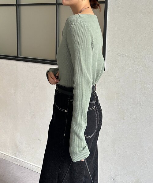 Thevon(ゼボン)の「ドレープネックリブニットプルオーバー(ニット/セーター・レディース・アイボリー/グレー/グリーン・FREE)」の22枚目の写真