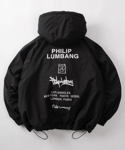 Philip Lumbang（フィリップランバン）の「【75】【Philip Lumbang/フィリップ・ランバン】2WAY ロゴアートデザイン 中綿 フードジャケット/ワンポイント刺繍/ドローコード/防風/2025AW新ブランド（ダウンジャケット/コート・メンズ・ブラック/チャコールグレー/ブラウン・M/L/XL）」の5枚目の写真