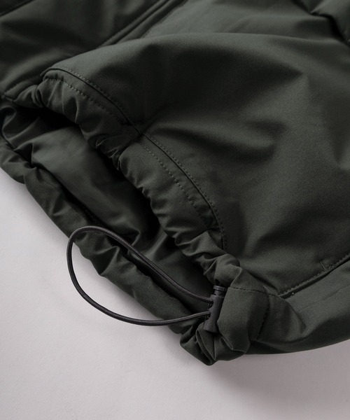 Philip Lumbang（フィリップランバン）の「【75】【Philip Lumbang/フィリップ・ランバン】2WAY ロゴアートデザイン 中綿 フードジャケット/ワンポイント刺繍/ドローコード/防風/2025AW新ブランド（ダウンジャケット/コート・メンズ・ブラック/チャコールグレー/ブラウン・M/L/XL）」の15枚目の写真