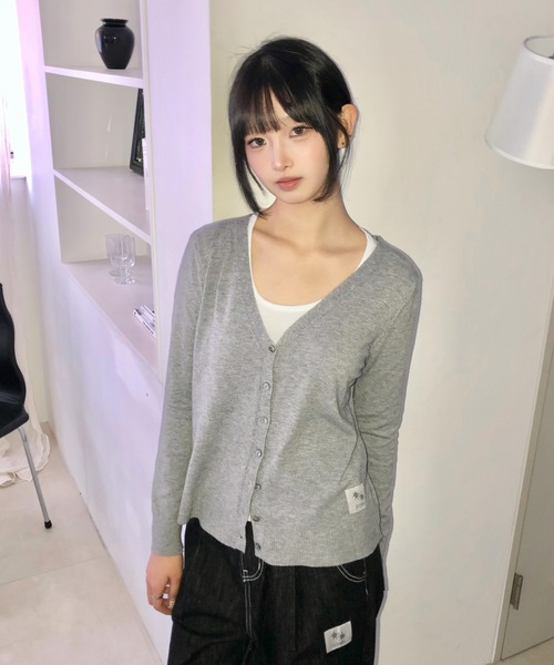 COIRIS_（コイリス）の「◇COIRIS◇ブランド直輸入正規品/ロエン Vネックカーディガン ROEN V-NECK CARDIGAN（カーディガン/ボレロ・レディース・グレー/ブラック・FREE）」の5枚目の写真