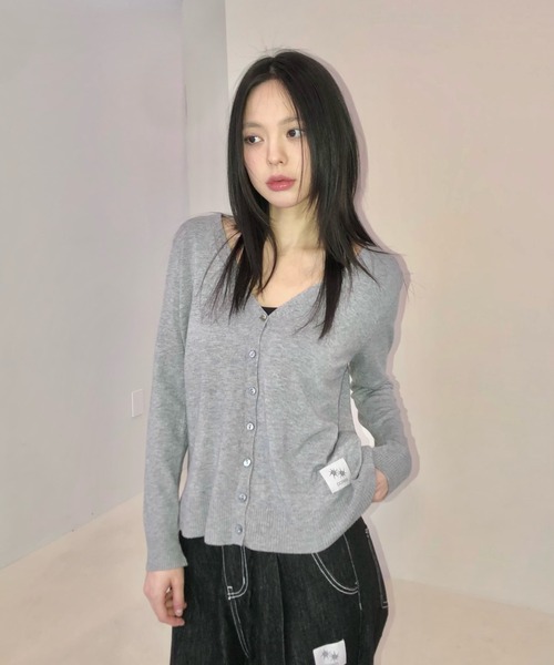 COIRIS_（コイリス）の「◇COIRIS◇ブランド直輸入正規品/ロエン Vネックカーディガン ROEN V-NECK CARDIGAN（カーディガン/ボレロ・レディース・グレー/ブラック・FREE）」の3枚目の写真