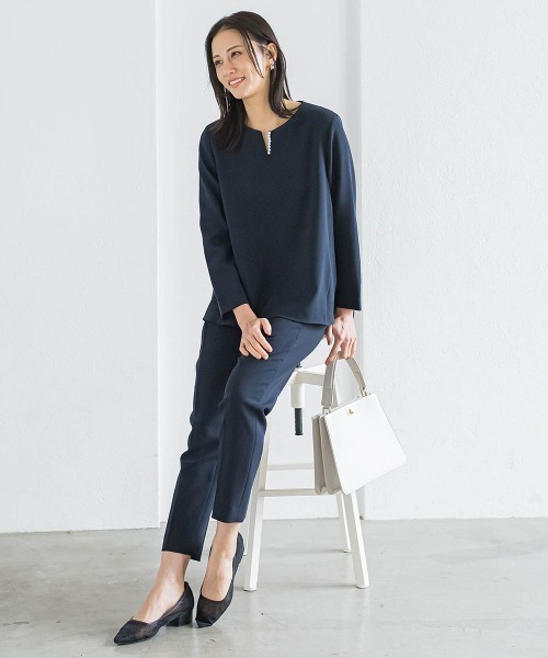 LAUTREAMONT(ロートレアモン)の「トリクシオンキーネックブラウス≪セットアップ対応/手洗い可能≫(シャツ/ブラウス・レディース・ブラック/ネイビー・9号/11号)」の13枚目の写真