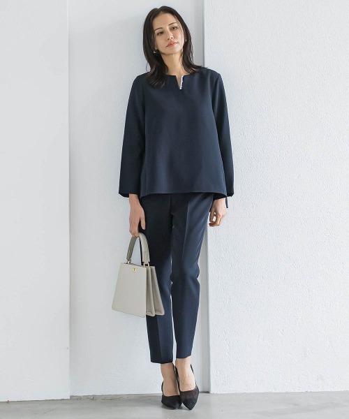 LAUTREAMONT(ロートレアモン)の「トリクシオンキーネックブラウス≪セットアップ対応/手洗い可能≫(シャツ/ブラウス・レディース・ブラック/ネイビー・9号/11号)」の14枚目の写真