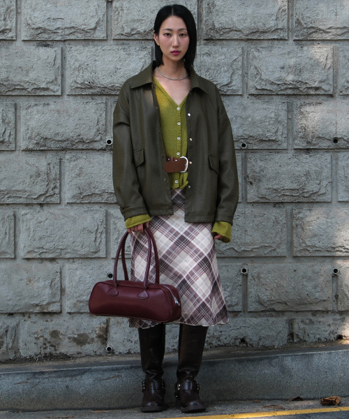 320SHOWROOM(320ショールーム)の「Loose Fit Faux Leather Jacket Khaki(ライダースジャケット・レディース・カーキ・FREE)」の2枚目の写真