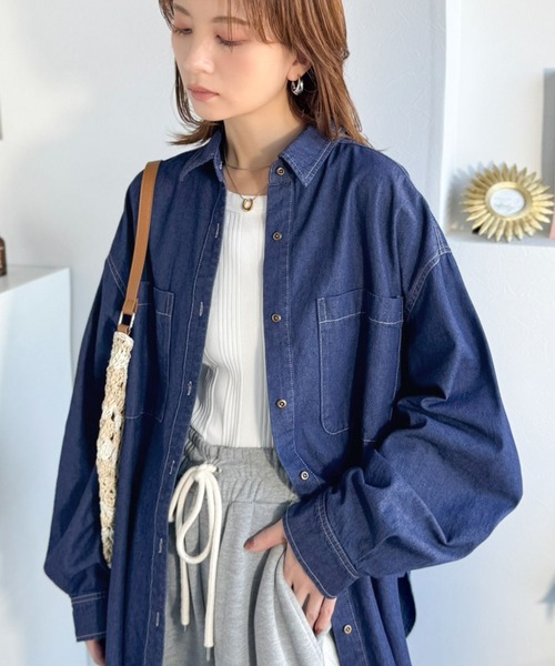 Java（ジャバ）の「《JaVaジャバコラボ》ラフに羽織れる着回し力抜群の一枚◎綿100%ビックポケットデニムシャツ（シャツ/ブラウス・レディース・インディゴブルー/アイボリー・X-LARGE/LARGE/SMALL/MEDIUM）」の2枚目の写真